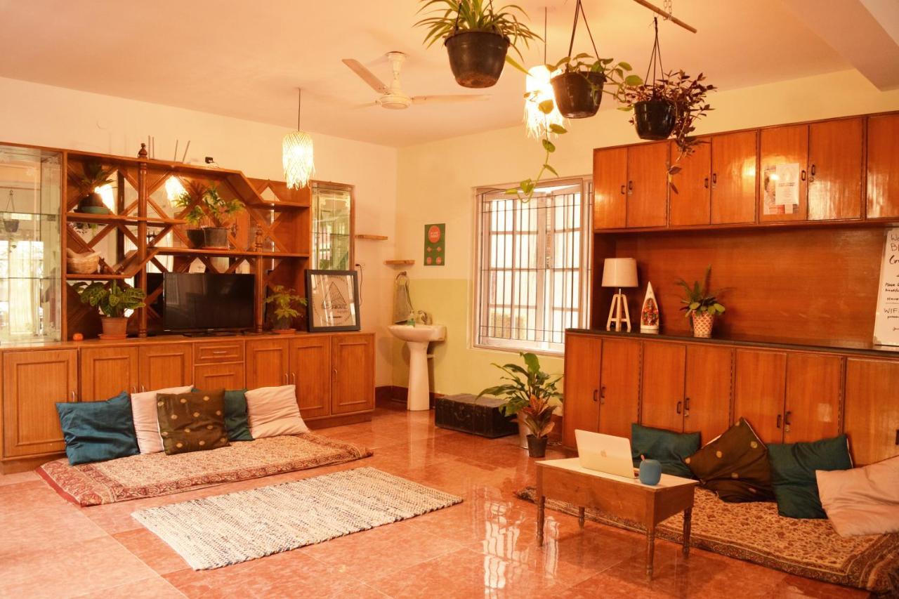 BE ANIMAL Hostel Bangalore Exterior foto